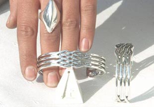 Assortiment de bracelets